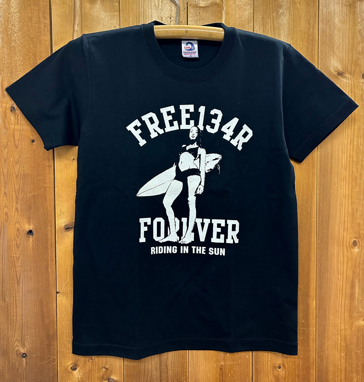 SALE 134R T-Shirts surf girl BK