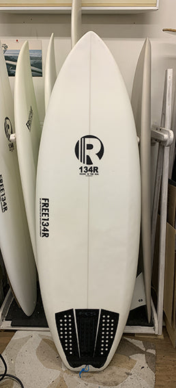 134R surfboard Phantom